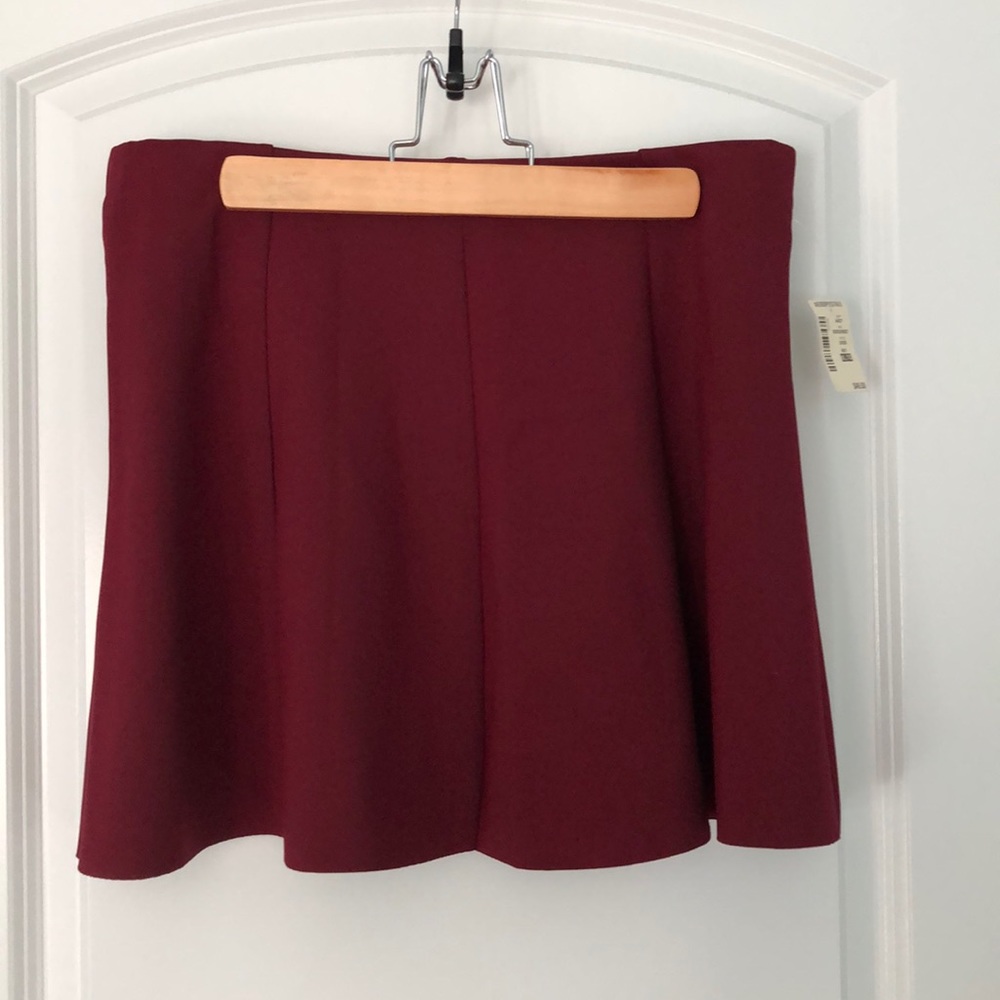 ‼️Brand new‼️maroon skirt